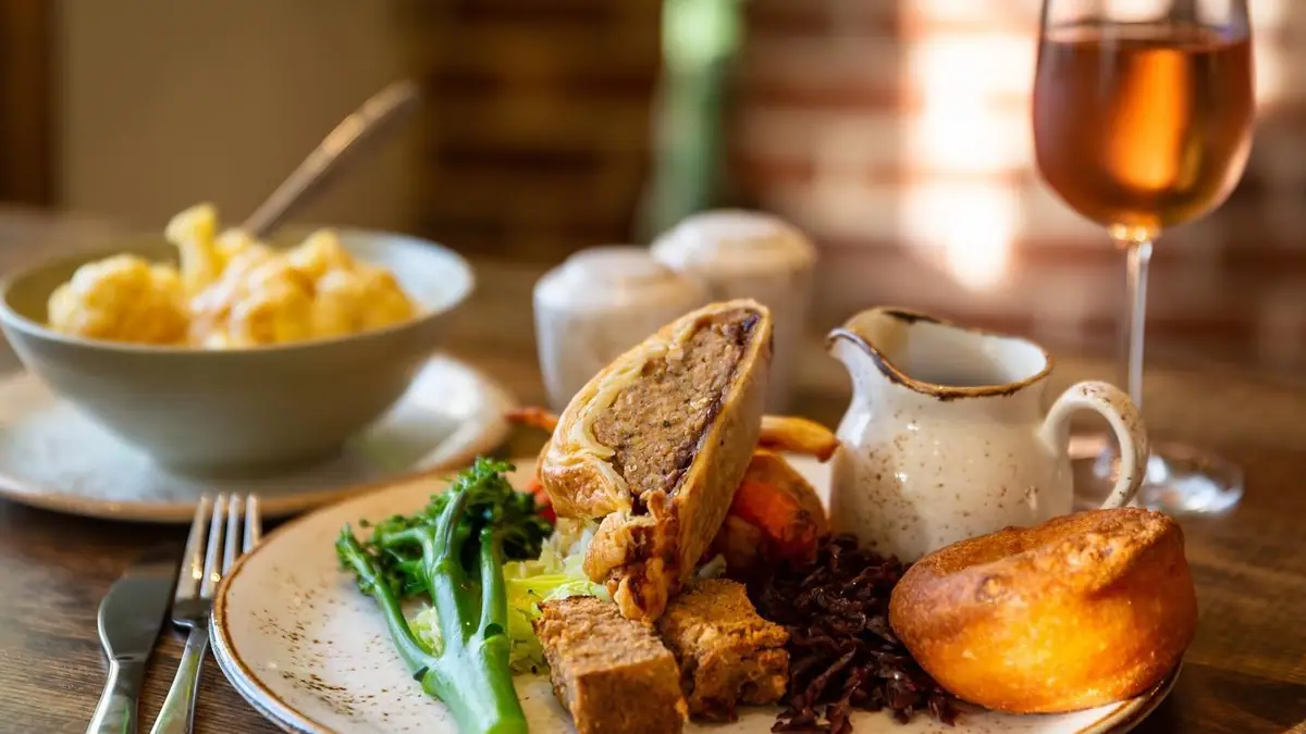 Huggers Coffe Shop and Bistro – vegan bakery in Long Stratton town centre